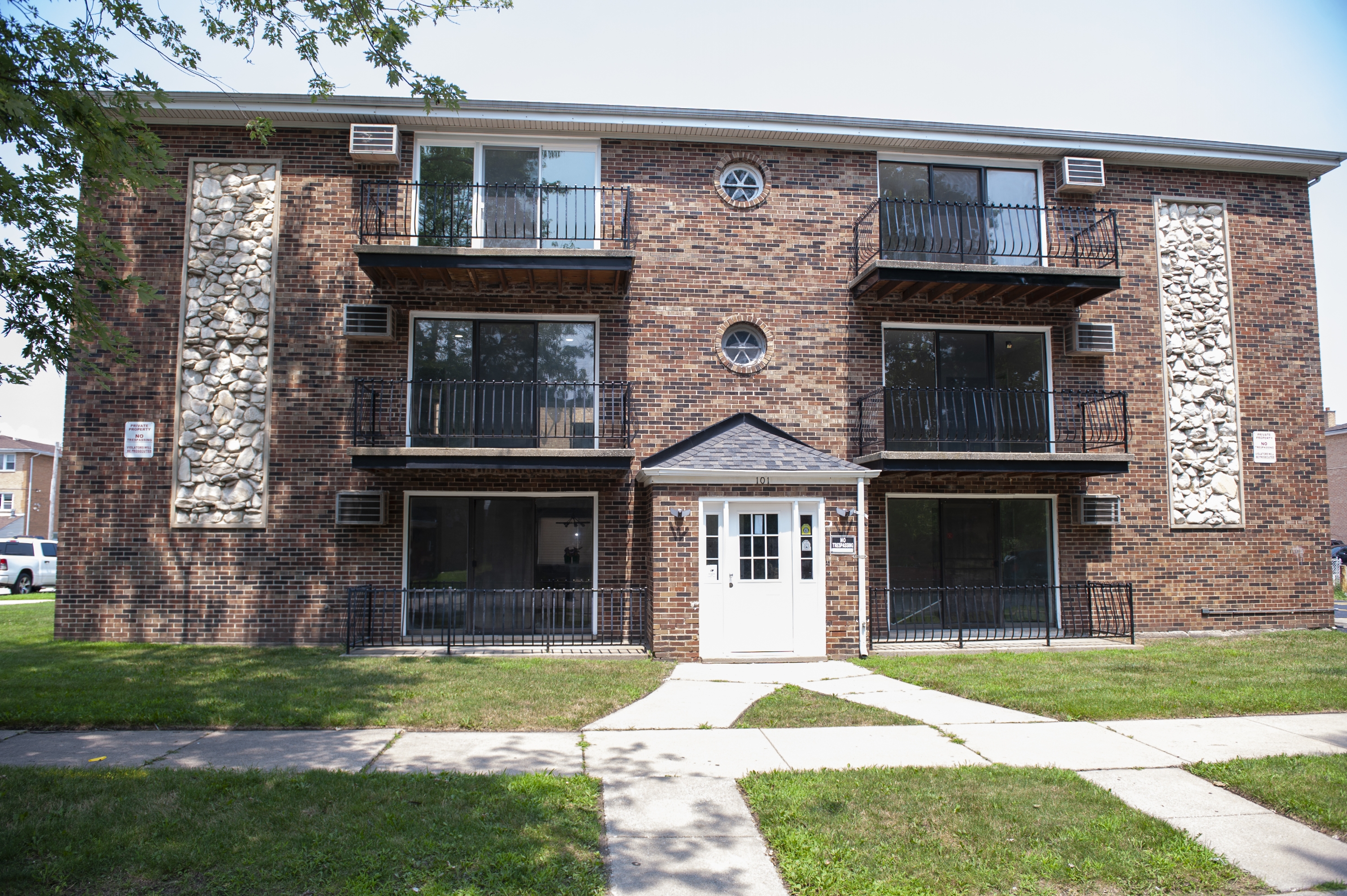 101 Oglesby 3W